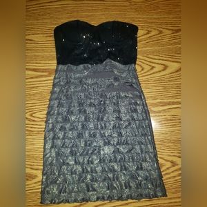 Forever 21 Size Small Black and Gold Dress